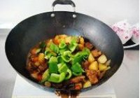 土豆炖排骨的做法 步骤10