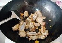 土豆炖排骨的做法 步骤6
