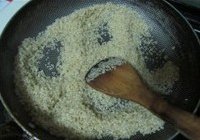 花生芝麻糖的做法 步骤3