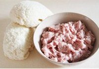 炸猪肉丸子的做法 步骤1