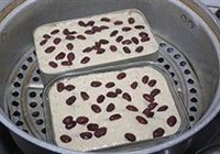 红豆玉米面发糕的做法 步骤5