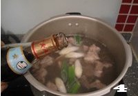 清炖白萝卜牛腩汤的做法 步骤4