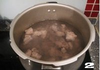 清炖白萝卜牛腩汤的做法 步骤2