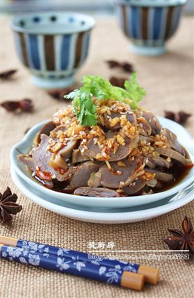 香辣卤鸡胗