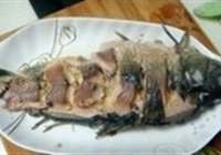油泼鲤鱼的做法 步骤4