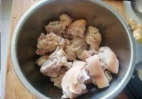 红烧猪蹄的做法 步骤4