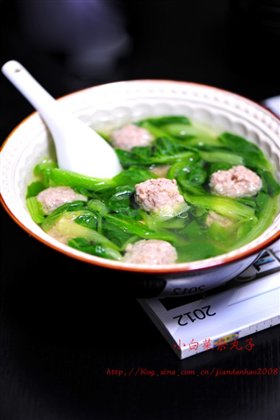 小白菜氽丸子