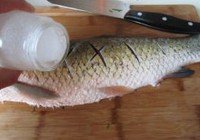 湖乡豆腐炖鱼的做法 步骤3