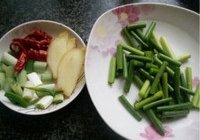 酱油水煮鲫鱼的做法 步骤1