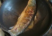 湖乡豆腐炖鱼的做法 步骤6