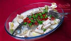 湖乡豆腐炖鱼