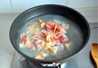 东北小笨鸡炖蘑茹的做法 步骤4