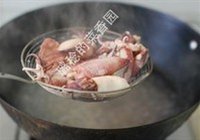 酱烧笔管鱼的做法 步骤4