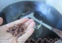 香辣墨鱼仔的做法 步骤3