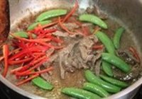 黑椒牛肉炒意粉的做法 步骤9