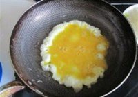 韭菜春卷的做法 步骤4