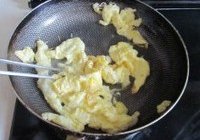 韭菜春卷的做法 步骤5