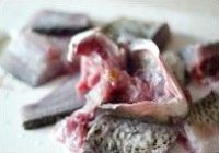 豆浆煮鲤鱼的做法 步骤5