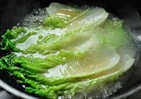 娃娃菜板栗卷的做法 步骤7