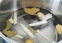 秘制酱肘子的做法 步骤6