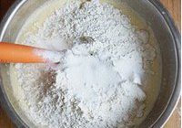 香蕉蔓越莓玛芬的做法 步骤5