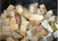 海鲜金针豆腐汤的做法 步骤6