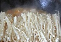 海鲜金针豆腐汤的做法 步骤8