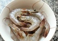 海鲜金针豆腐汤的做法 步骤2