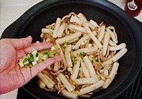榨菜肉丝炒年糕的做法 步骤12