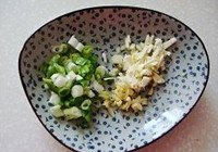 榨菜肉丝炒年糕的做法 步骤3