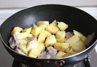 排骨炖土豆的做法 步骤9
