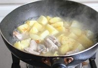 排骨炖土豆的做法 步骤10