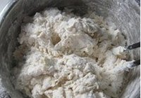 油条的做法 步骤3