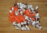 鱿鱼米肠的做法 步骤2