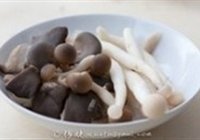 杂烩蘑菇炖饭的做法 步骤1