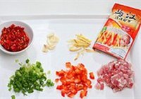 榨菜肉丁剁椒鱼的做法 步骤5