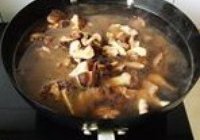 土豆花菇炖鸡块的做法 步骤8