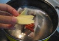 卤凤爪的做法 步骤4