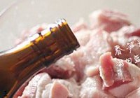 春笋焖腩肉的做法 步骤1