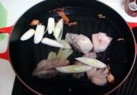 羊排山药汤的做法 步骤3