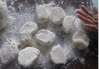 豆浆圆白菜鲜肉包的做法 步骤7
