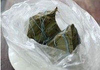 四分钟搞定速冻粽子的做法 步骤2