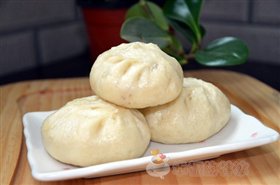 豆浆圆白菜鲜肉包