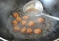 糖醋丸子的做法 步骤15