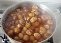 糖浆煮栗子的做法 步骤4