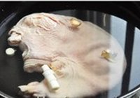 花生大骨胡椒猪肚汤的做法 步骤10