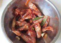 腐乳香烤鸡翅的做法 步骤3