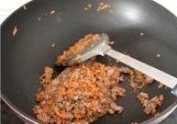 胡椒牛肉黄金饺的做法 步骤2
