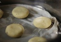 椰香红薯饼的做法 步骤7