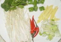 香辣榨菜肉丝面的做法 步骤2